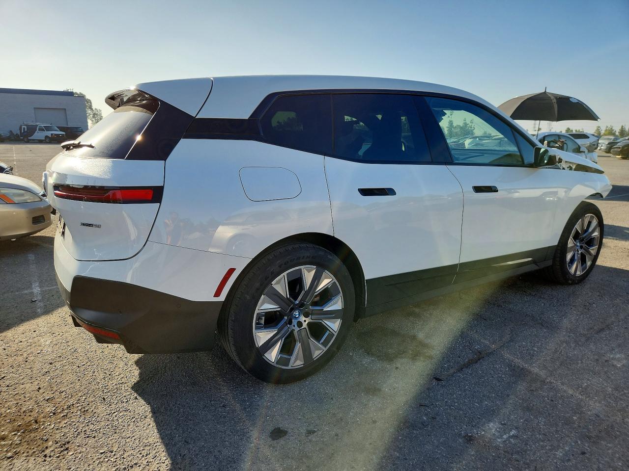 WB523CF00SCT40738 · 2025 BMW IX · 3/13
