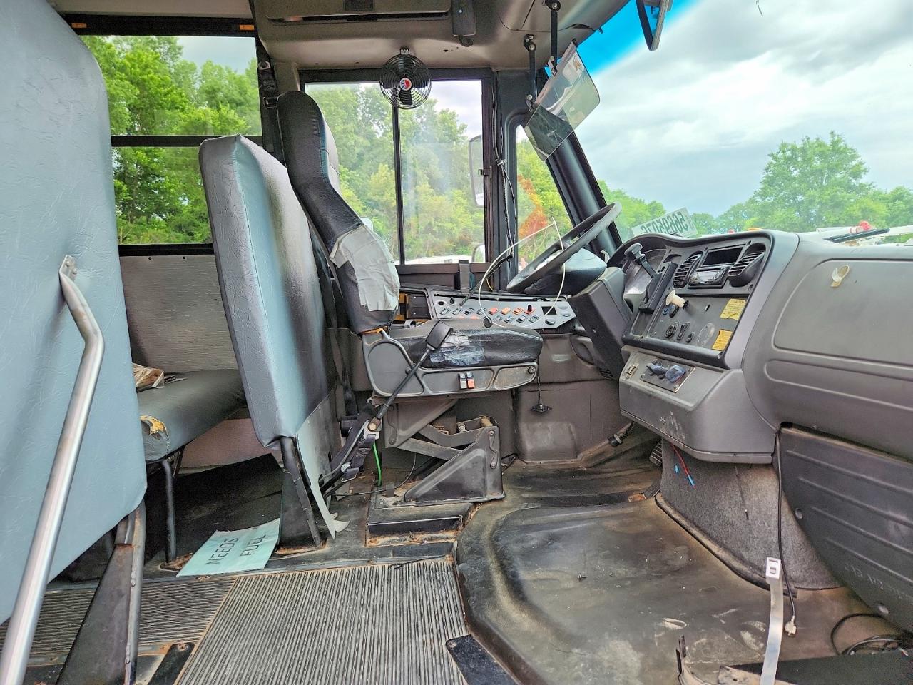 4UZABRDT5DCFA7899 · 2013 THOMAS SAF-T-LINER C2 · 5/10