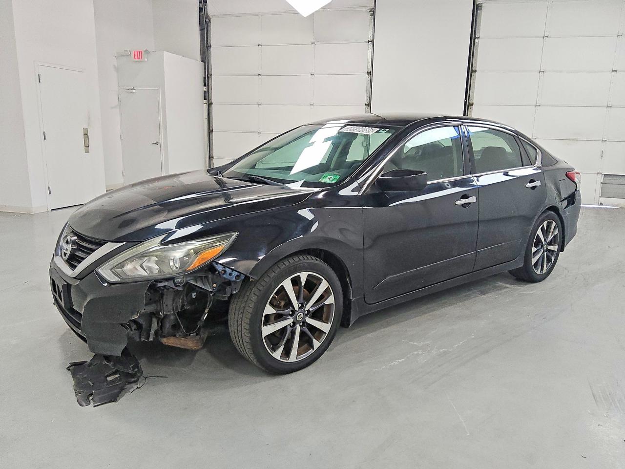 1N4AL3AP5GC182415 · 2016 NISSAN ALTIMA