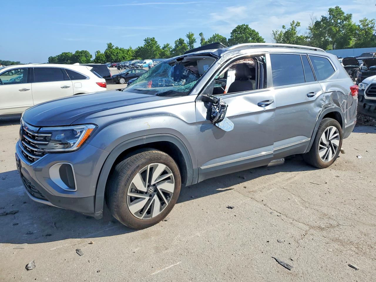 1V2BR2CA1RC526131 · 2024 VOLKSWAGEN ATLAS