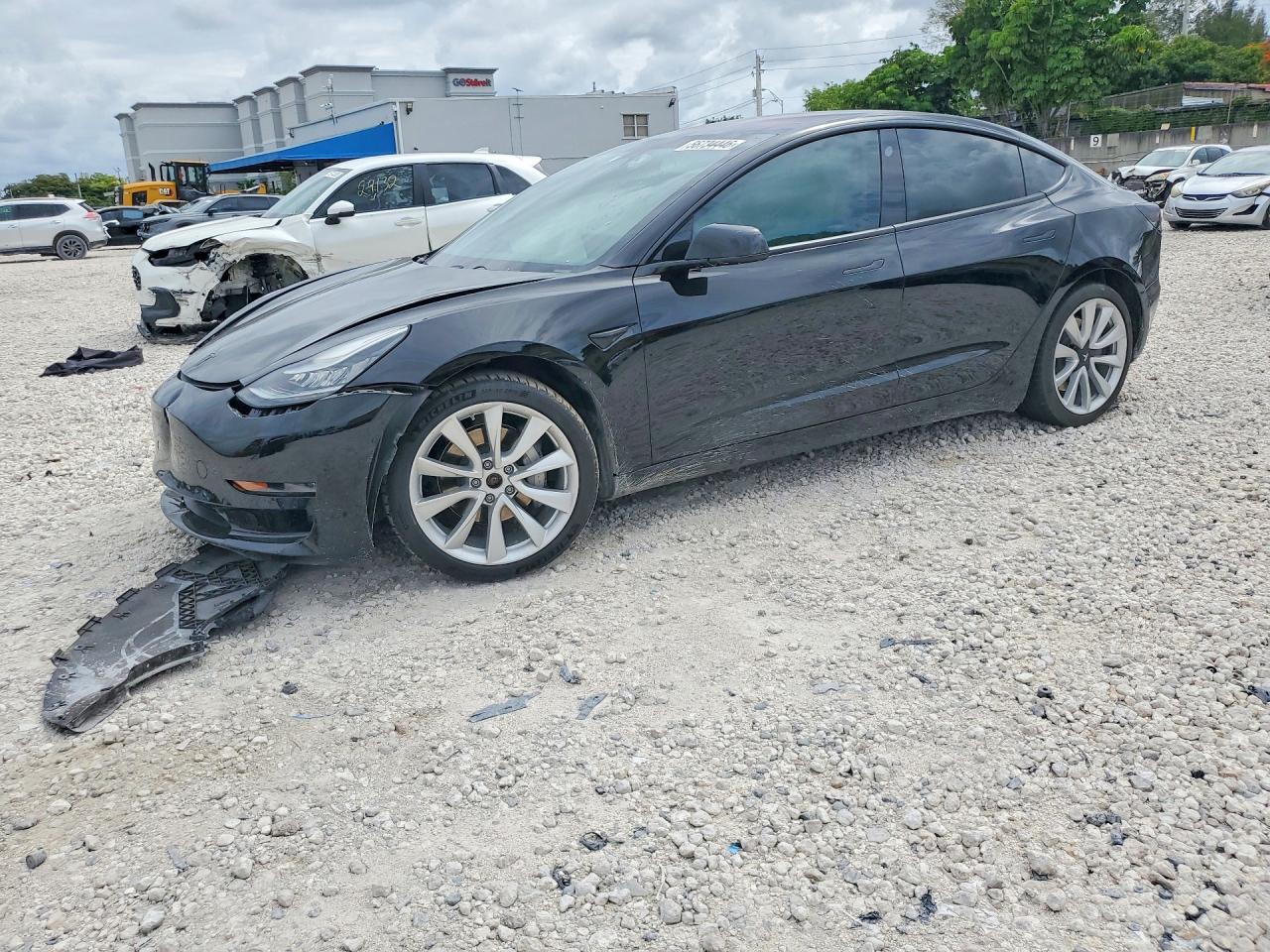 5YJ3E1EB6JF184636 · 2018 TESLA MODEL 3