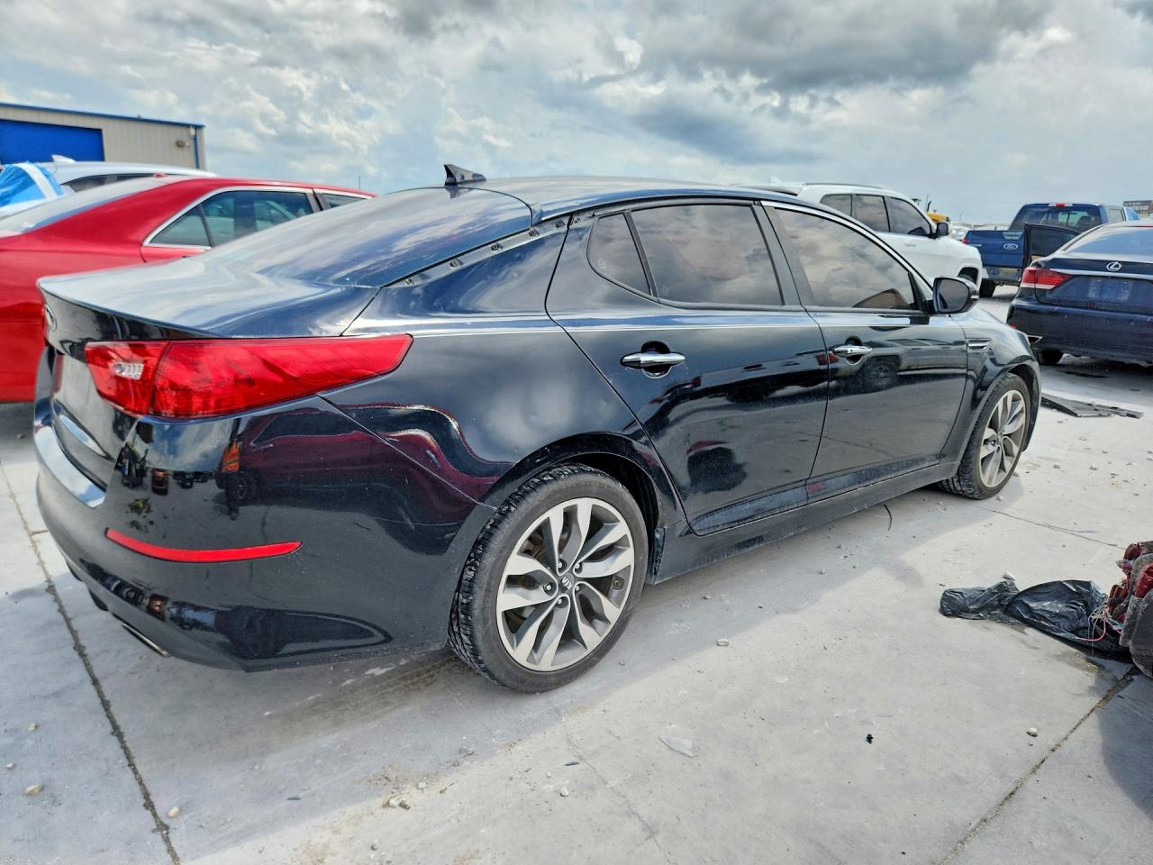 5XXGR4A7XFG393861 · 2015 KIA OPTIMA · 3/12