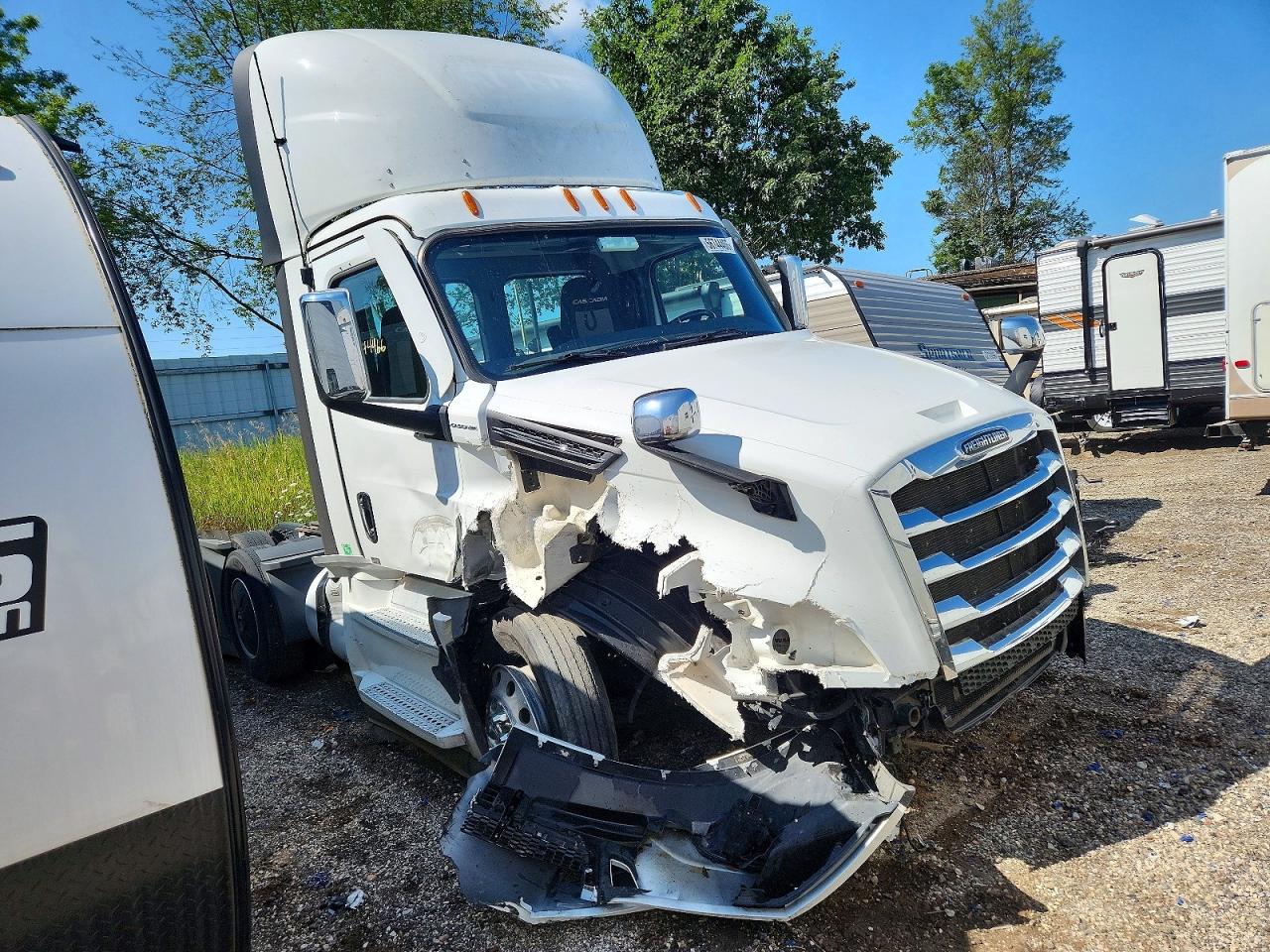 3AKJHLDR3RDVE8011 · 2024 FREIGHTLINER CASCADIA 126