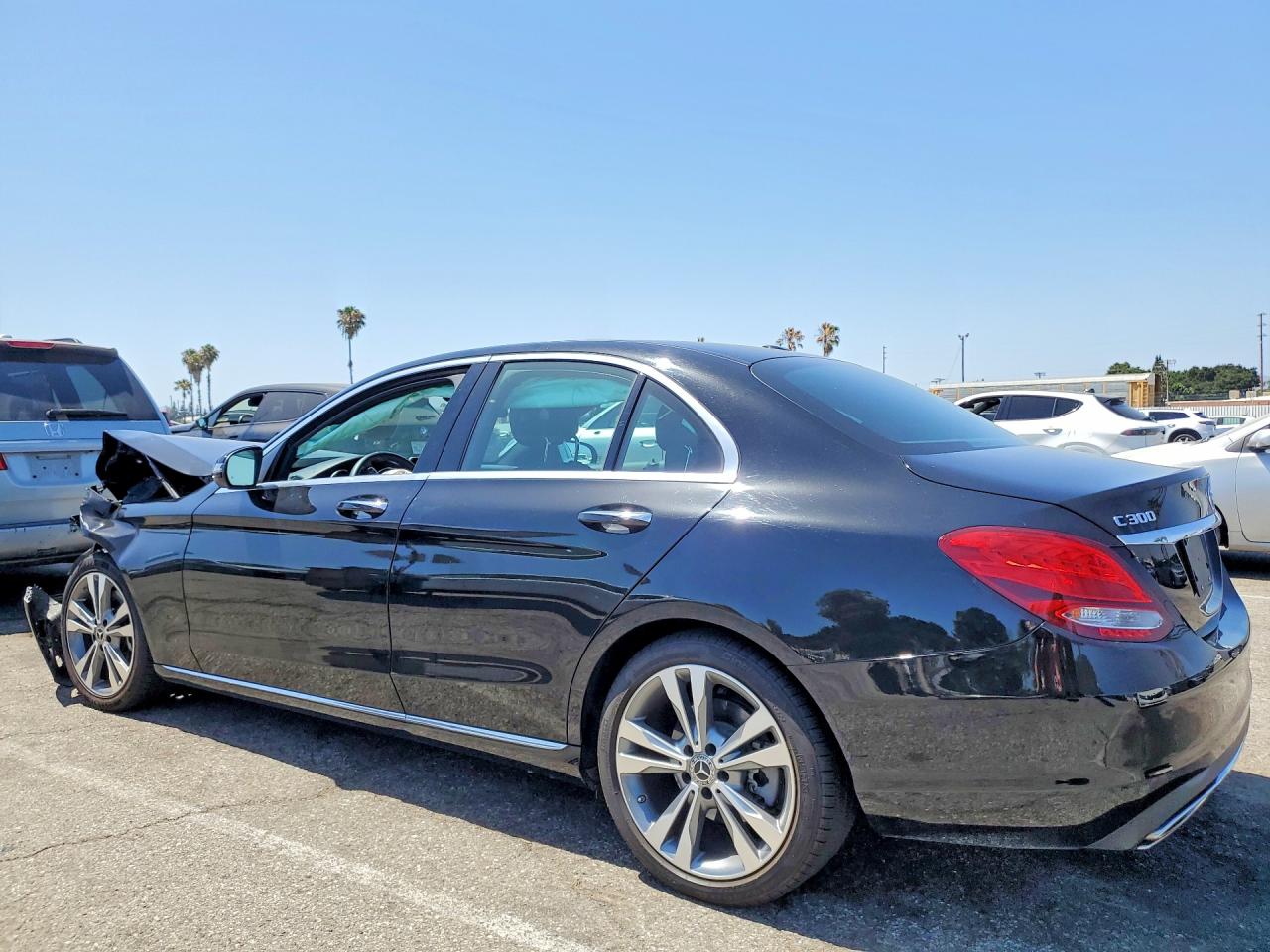 55SWF4JB1JU262403 · 2018 MERCEDES-BENZ C · 2/12