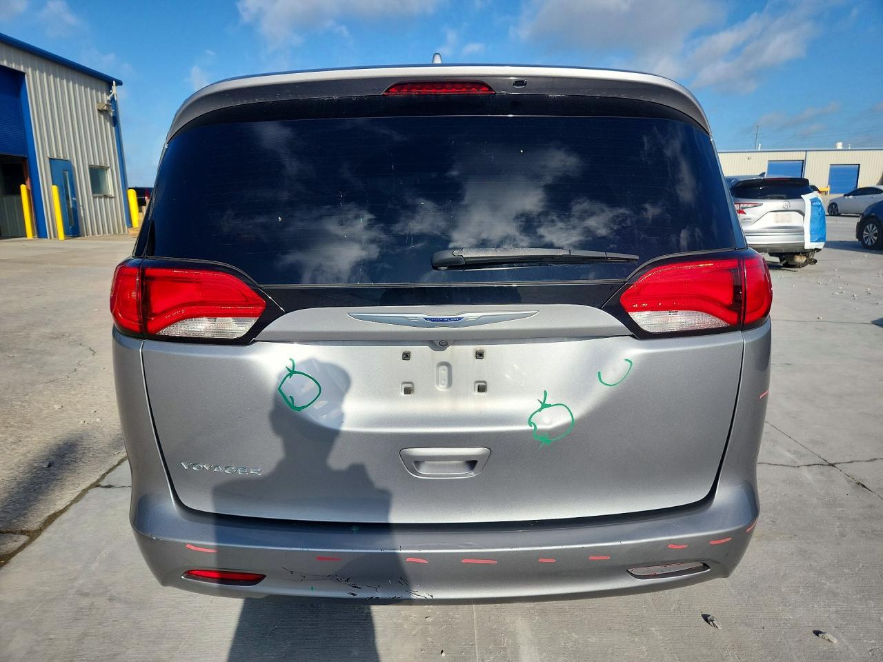2C4RC1DG9LR265411 · 2020 CHRYSLER VOYAGER · 6/13