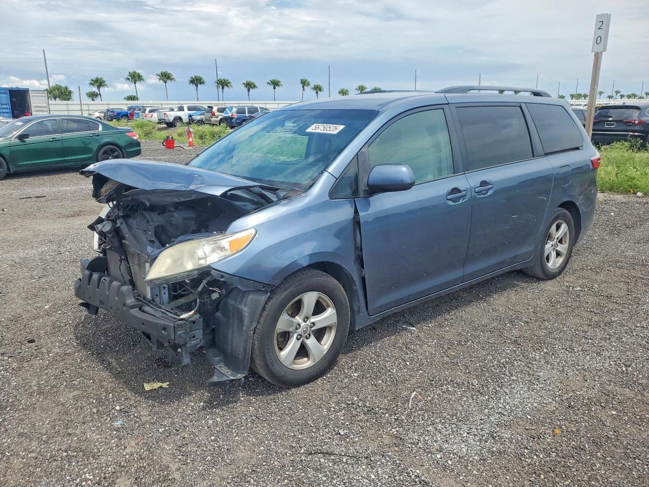 2015 TOYOTA SIENNA