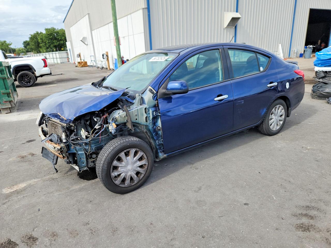 2014 NISSAN VERSA
