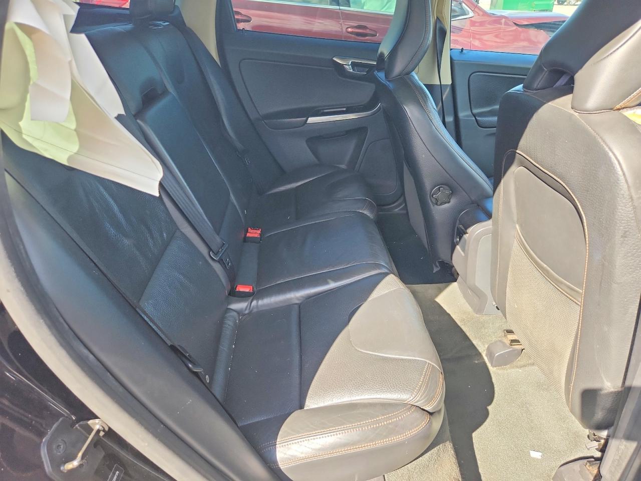 YV4952DL5C2297376 · 2012 VOLVO XC60 · 10/12