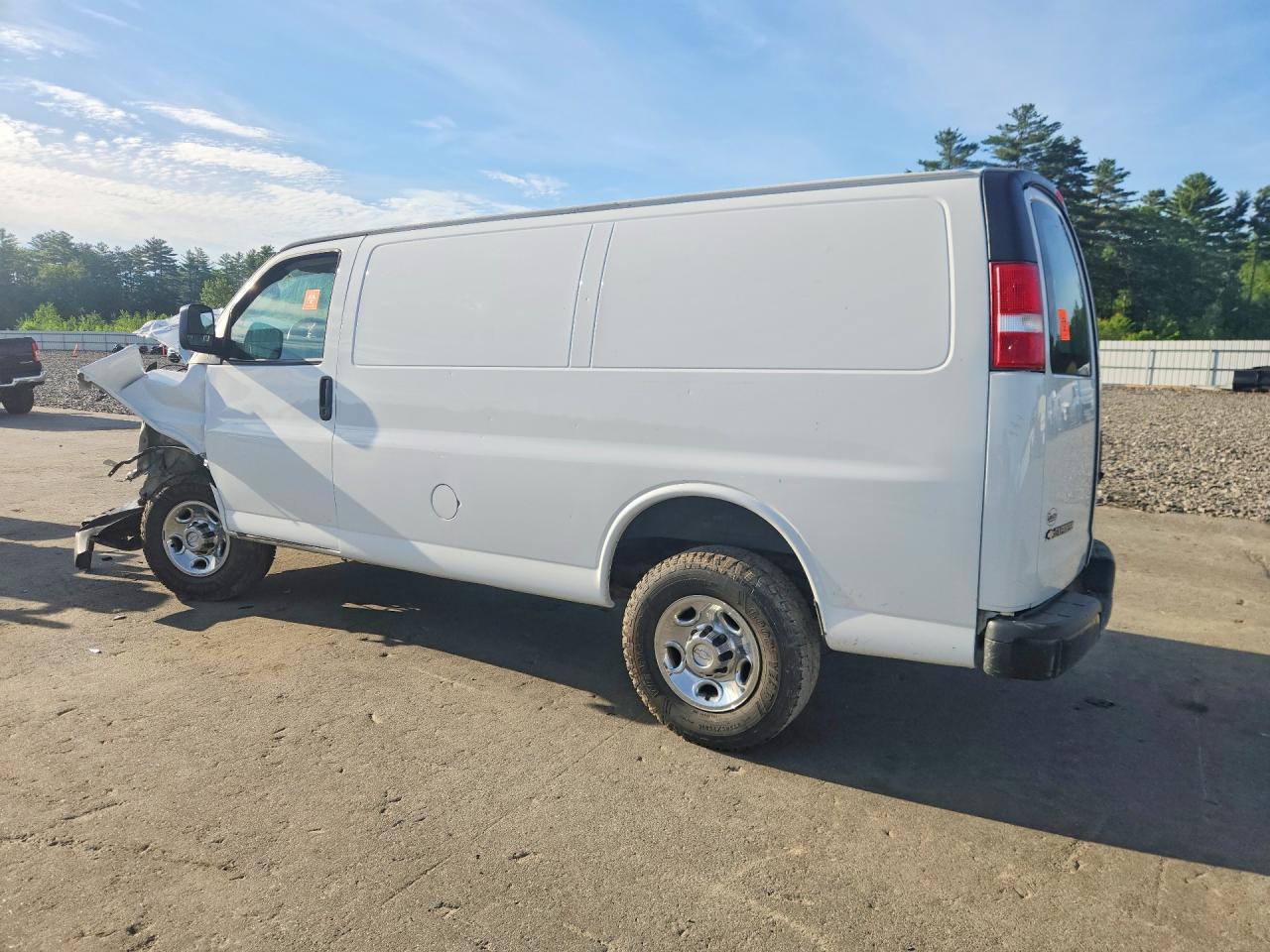 1GCWGAFP4K1368971 · 2019 CHEVROLET EXPRESS G2500 · 2/13