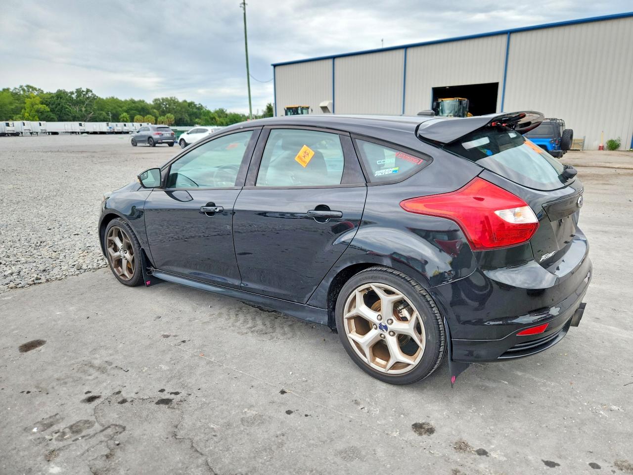 1FADP3L95DL330171 · 2013 FORD FOCUS · 2/12