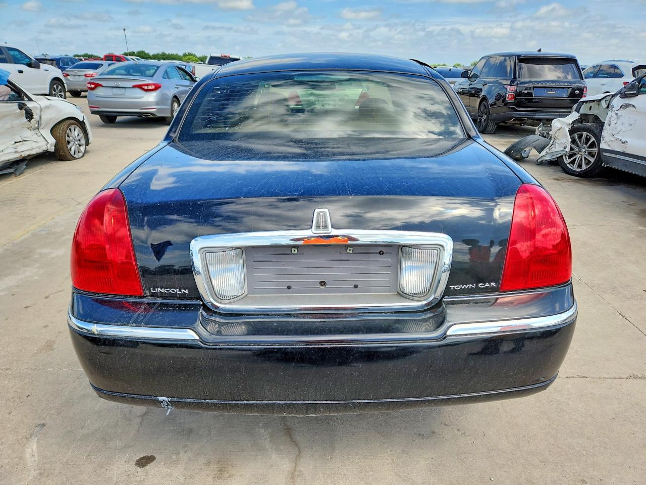 1LNHM83V36Y647334 · 2006 LINCOLN TOWN CAR · 6/12