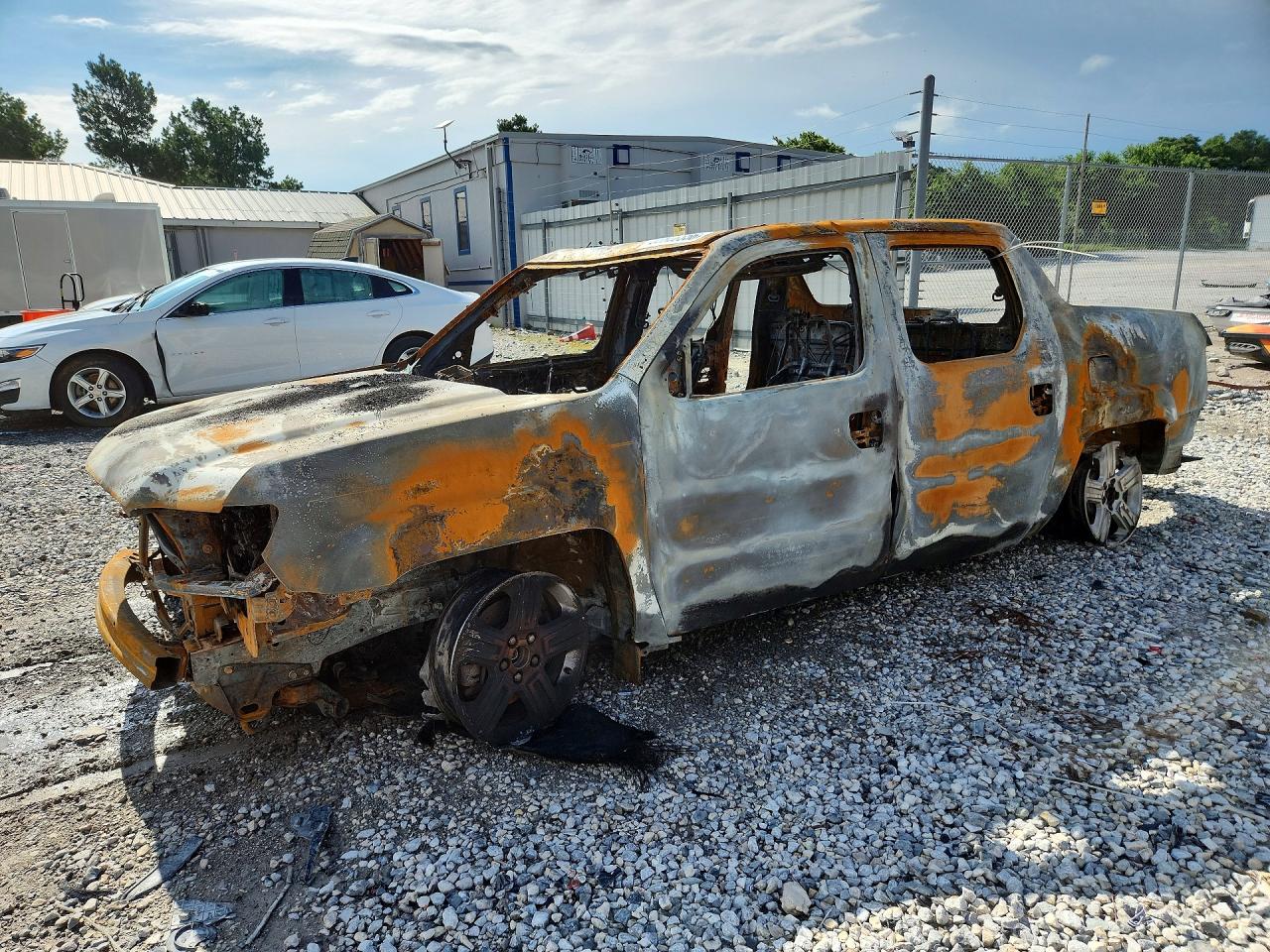 5FPYK1F52AB008424 · 2010 HONDA RIDGELINE