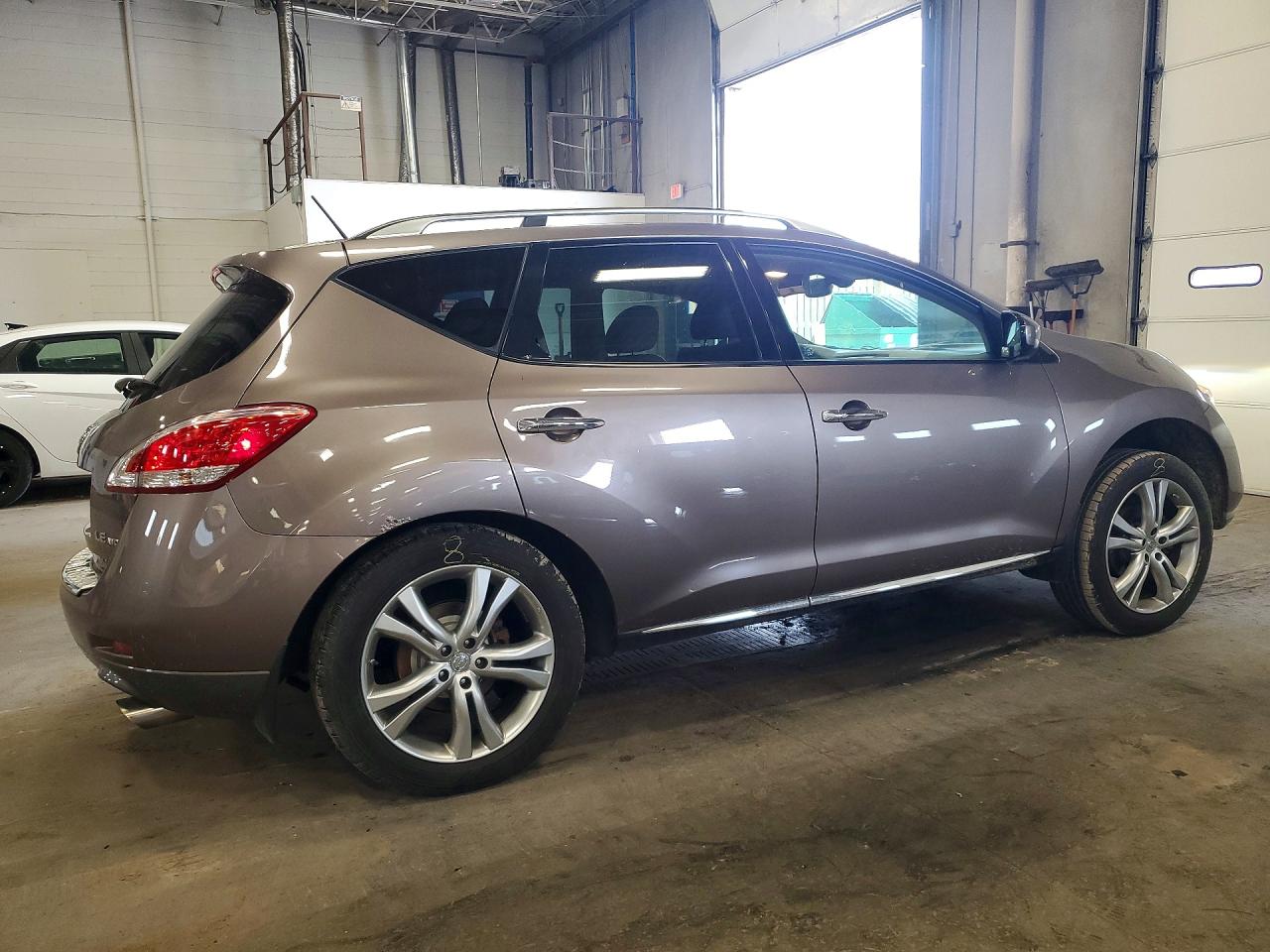 JN8AZ1MW2BW178978 · 2011 NISSAN MURANO · 3/13
