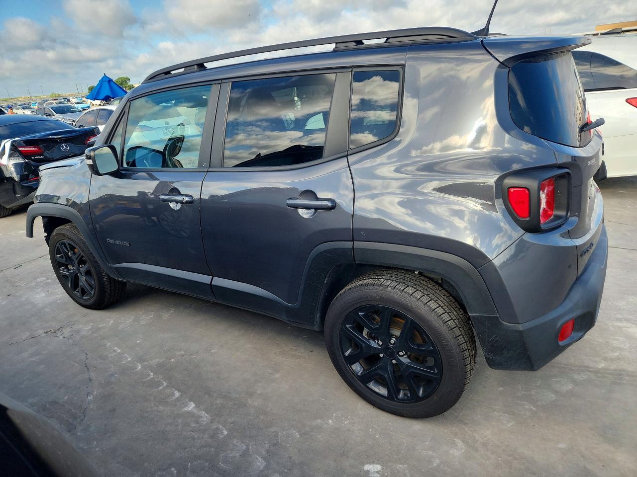 ZACNJDE18NPN96064 · 2022 JEEP RENEGADE · 2/12