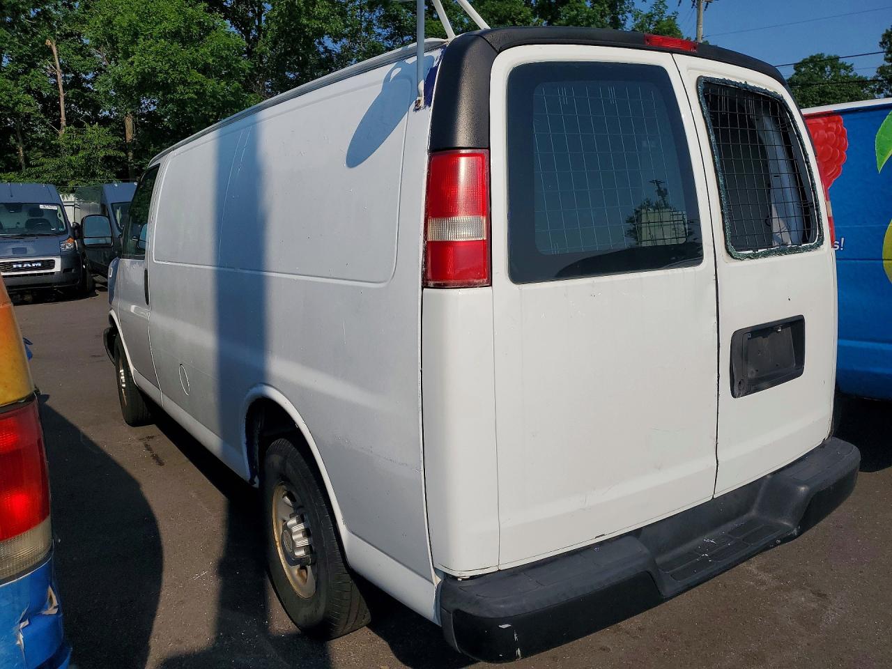 1GCZGFBA2A1144074 · 2010 CHEVROLET EXPRESS G2500 · 2/13