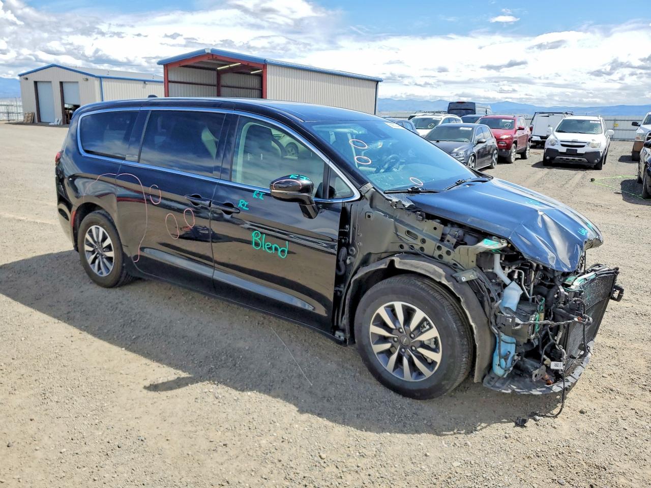 2C4RC1L74NR156181 · 2022 CHRYSLER PACIFICA · 4/13