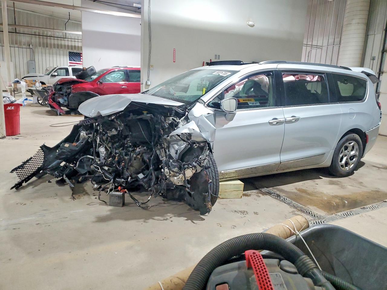 2C4RC1GG7NR230624 · 2022 CHRYSLER PACIFICA