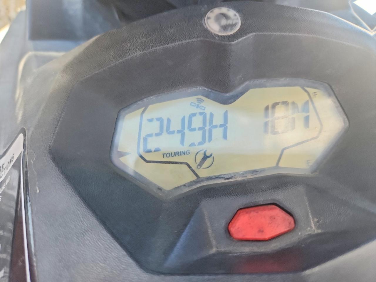 YDV62239J617 · 2017 SEA-DOO SPARK · 8/10