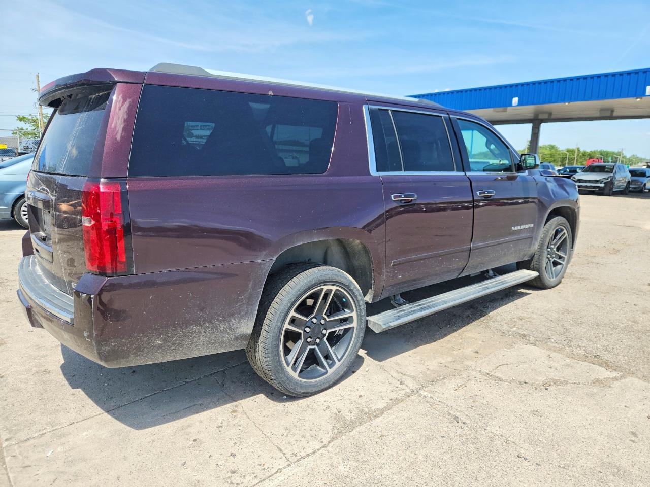 1GNSKJKC5HR348455 · 2017 CHEVROLET SUBURBAN · 3/14