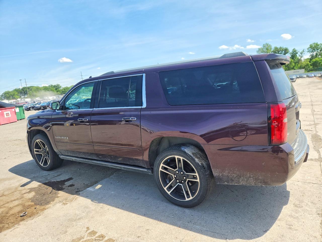 1GNSKJKC5HR348455 · 2017 CHEVROLET SUBURBAN · 2/14