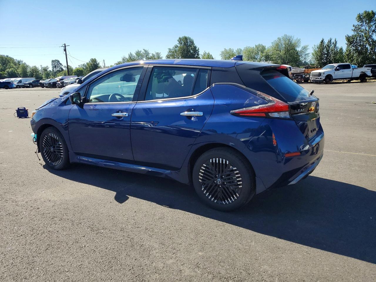 1N4CZ1CV6SC560550 · 2025 NISSAN LEAF · 2/12