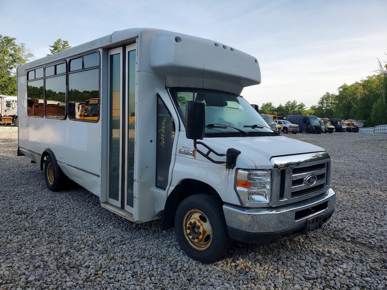 1FDEE3FS7HDC58517 · 2017 FORD ECONOLINE