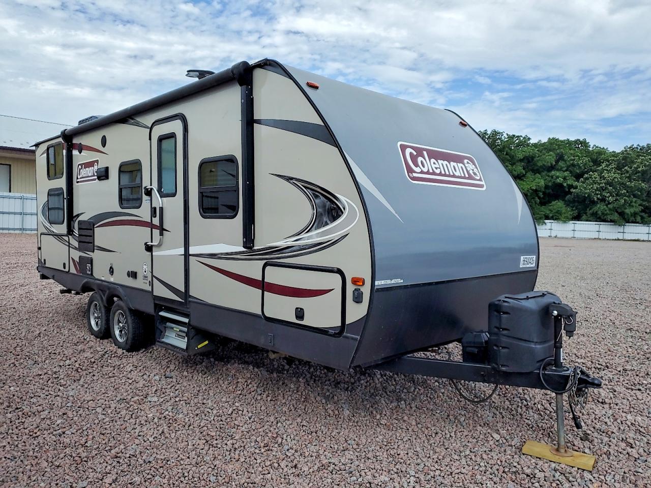 4YDT24021JM935955 · 2018 KEYSTONE COLEMAN
