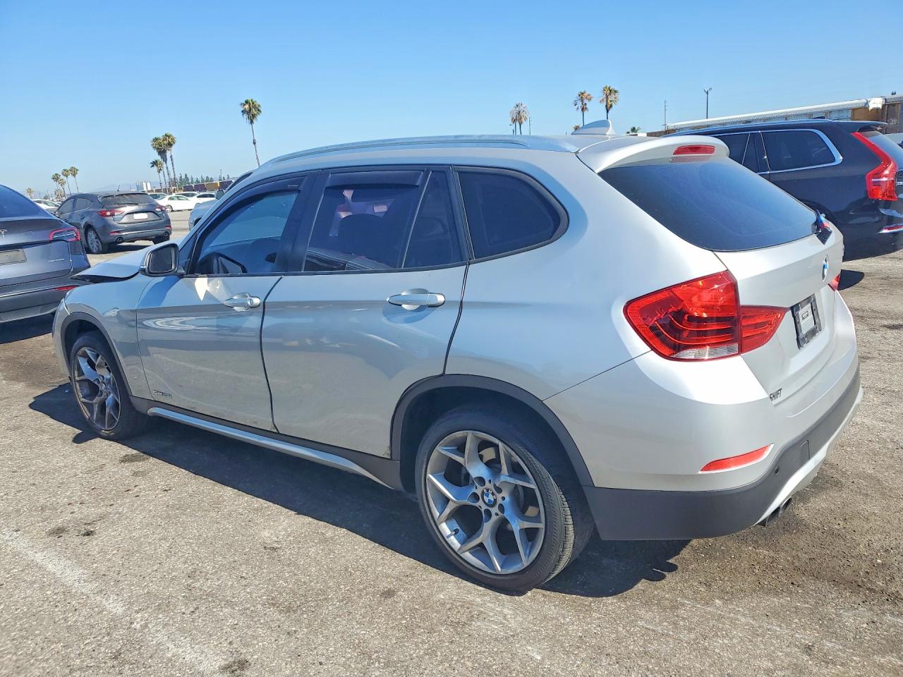 WBAVM1C52FV315575 · 2015 BMW X1 · 2/13