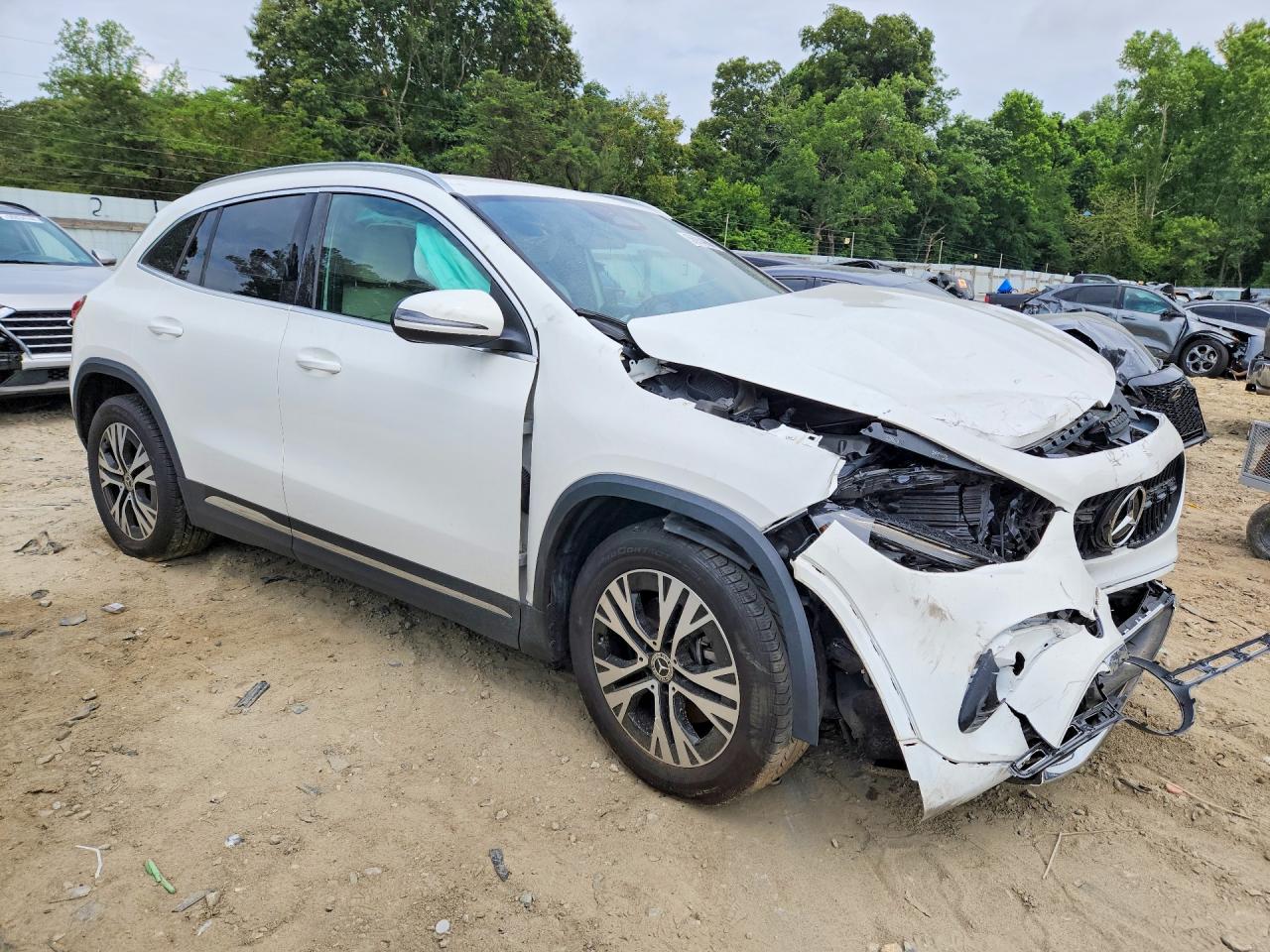 W1N4N4HB5SJ731299 · 2025 MERCEDES-BENZ GLA · 4/14