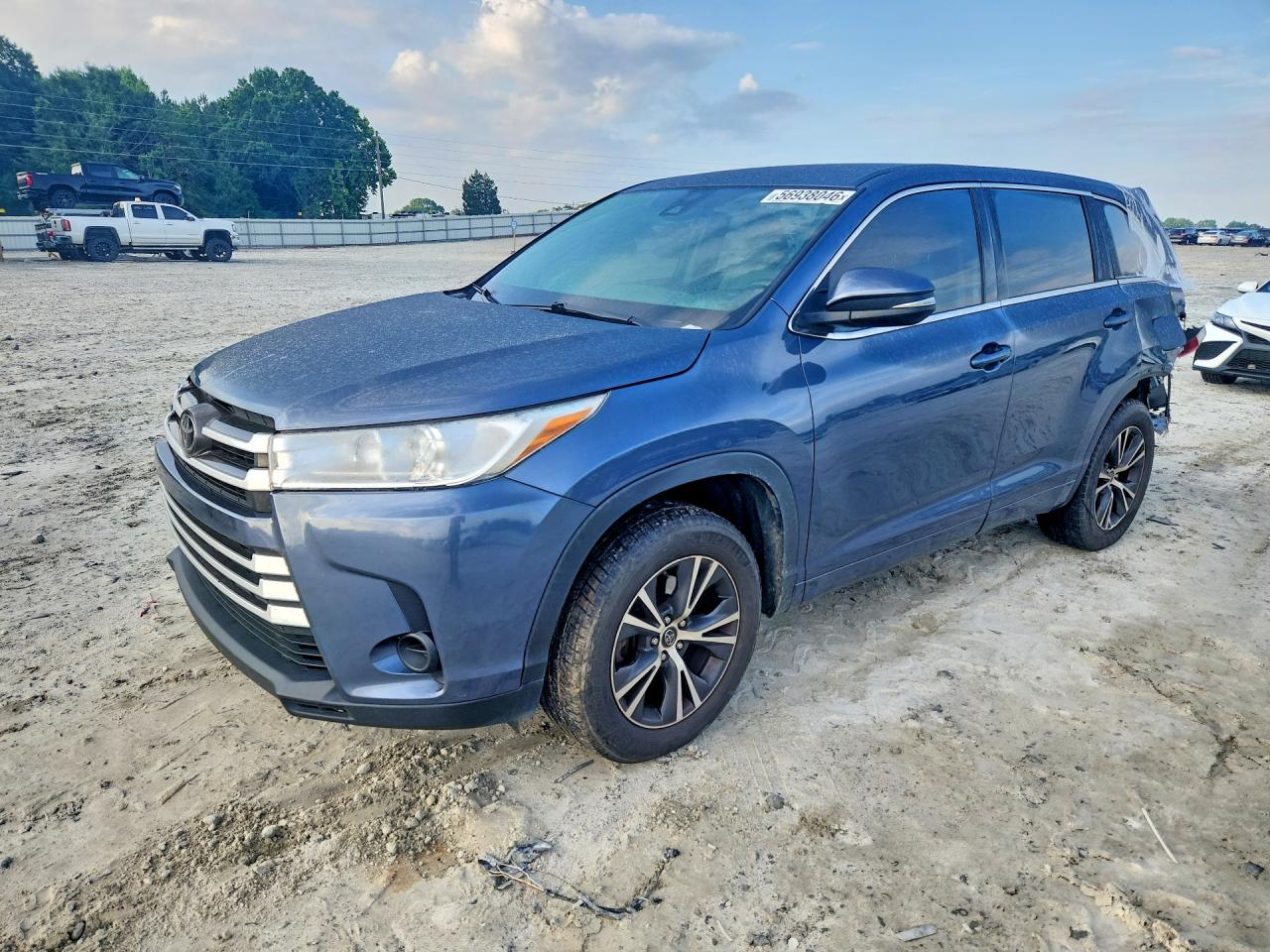 5TDZARFH8HS031706 · 2017 TOYOTA HIGHLANDER
