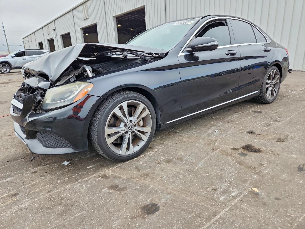 55SWF4JB4GU107773 · 2016 MERCEDES-BENZ C