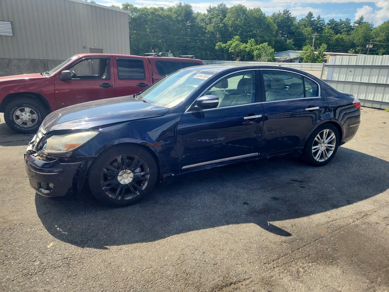 KMHGC4DF2AU111070 · 2010 HYUNDAI GENESIS