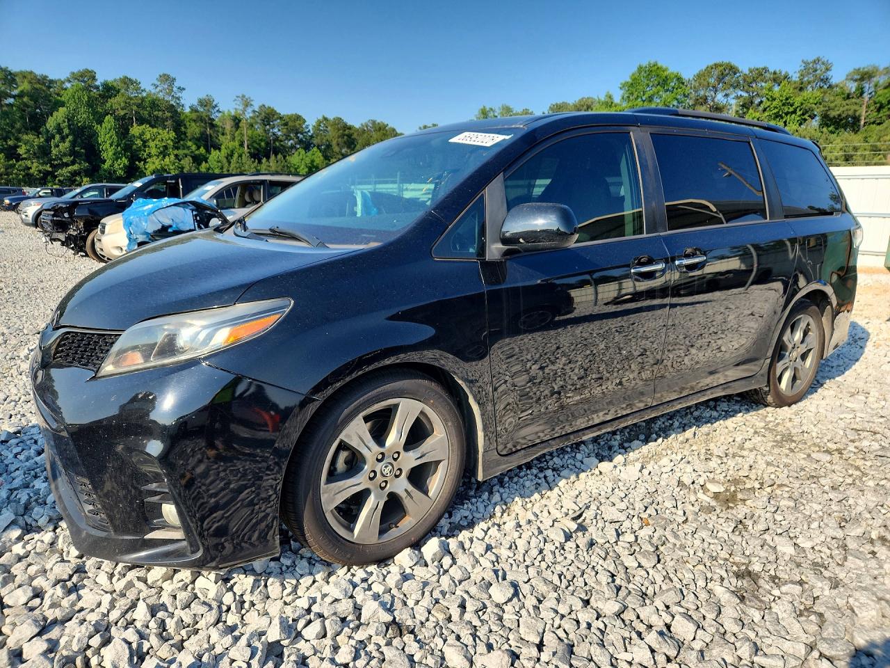 5TDXZ3DC0JS955065 · 2018 TOYOTA SIENNA