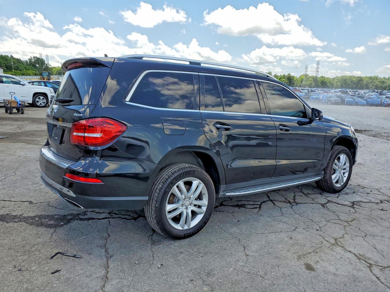 4JGDF6EE4HA758285 · 2017 MERCEDES-BENZ GLS · 3/13