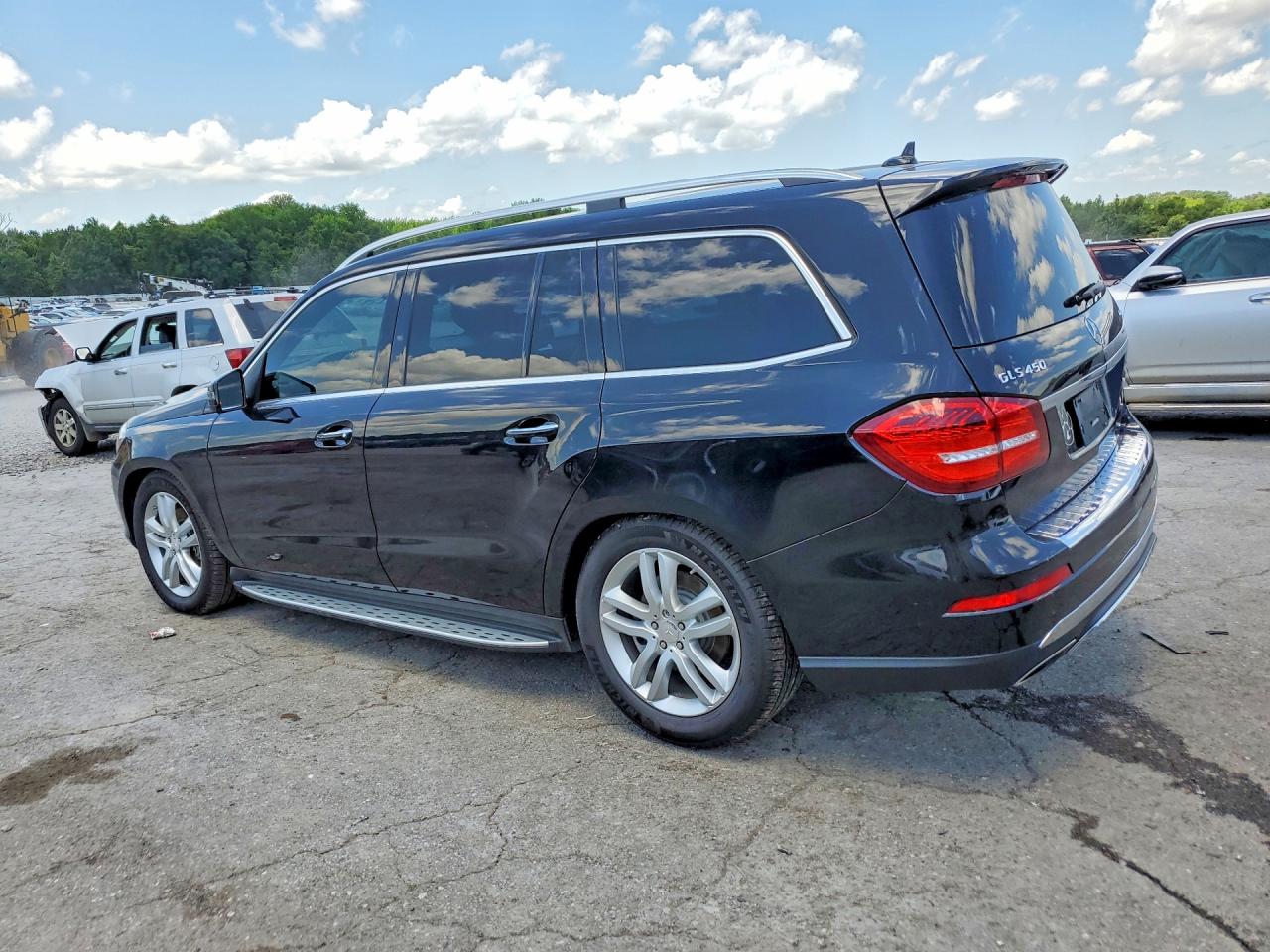 4JGDF6EE4HA758285 · 2017 MERCEDES-BENZ GLS · 2/13