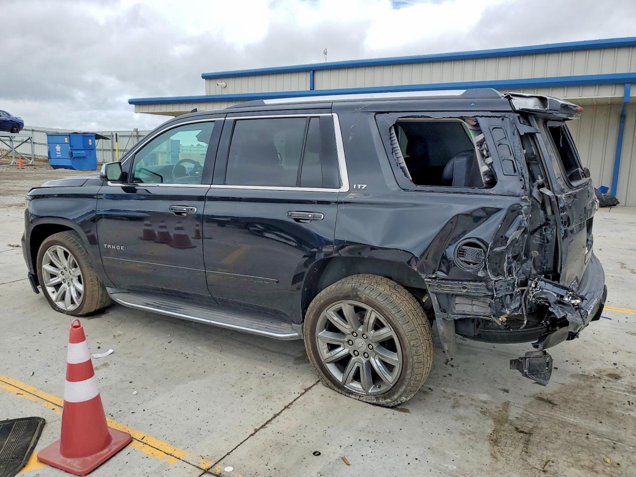 1GNSKCKC5FR255167 · 2015 CHEVROLET TAHOE · 2/13