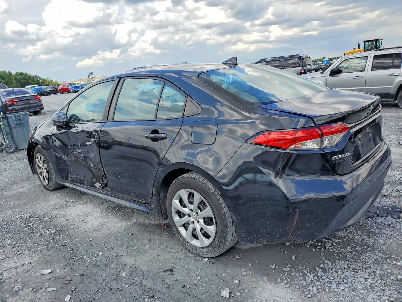 5YFEPMAE6NP276084 · 2022 TOYOTA COROLLA · 2/13