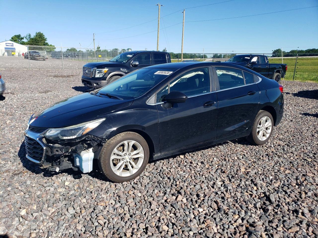 1G1BE5SMXK7102335 · 2019 CHEVROLET CRUZE