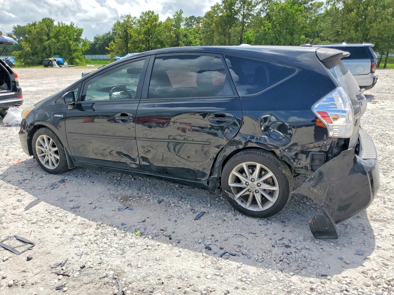 JTDZN3EU3C3061027 · 2012 TOYOTA PRIUS V · 2/13
