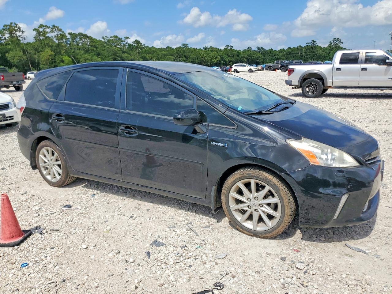 JTDZN3EU3C3061027 · 2012 TOYOTA PRIUS V · 4/13