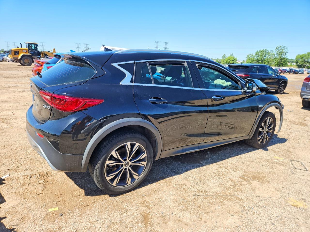 SJKCH5CR9HA026404 · 2017 INFINITI QX30 · 3/13