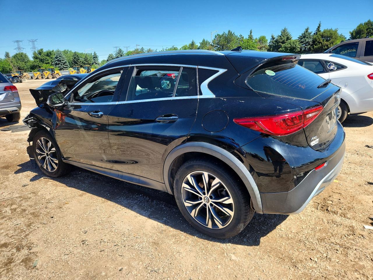 SJKCH5CR9HA026404 · 2017 INFINITI QX30 · 2/13
