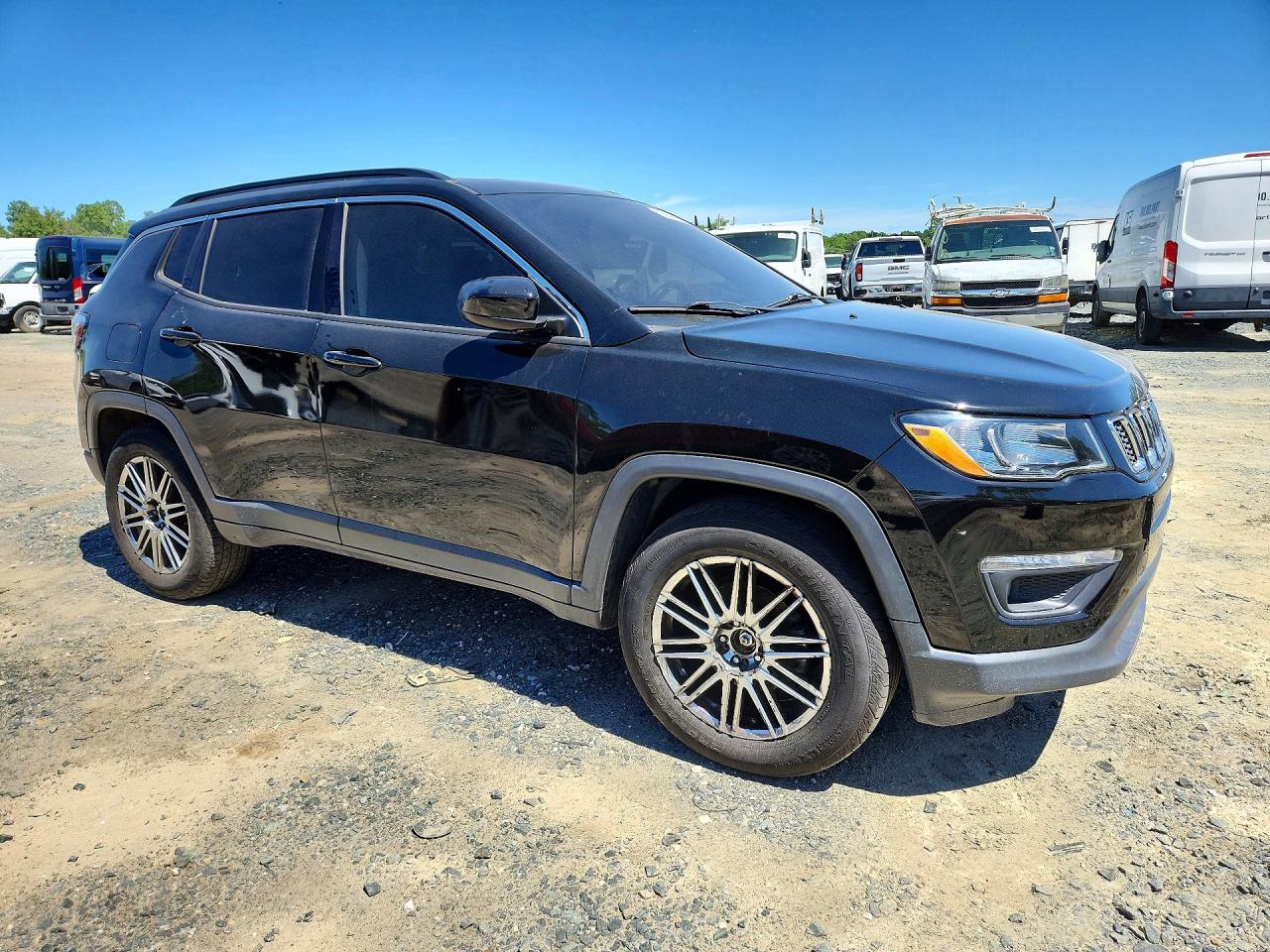 3C4NJDBB6JT104957 · 2018 JEEP COMPASS · 4/13