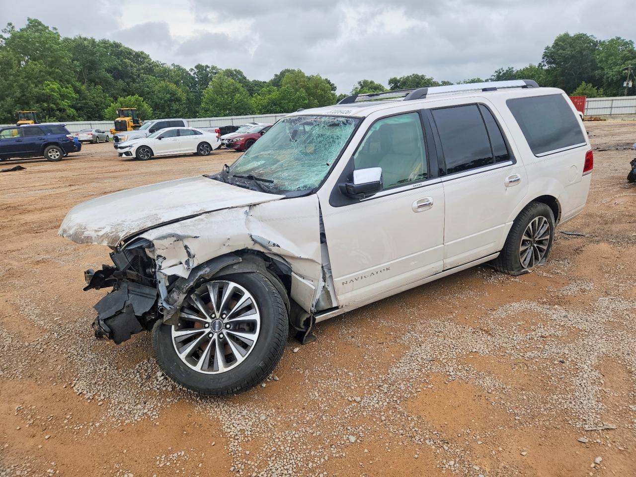 5LMJJ2JTXHEL04871 · 2017 LINCOLN NAVIGATOR
