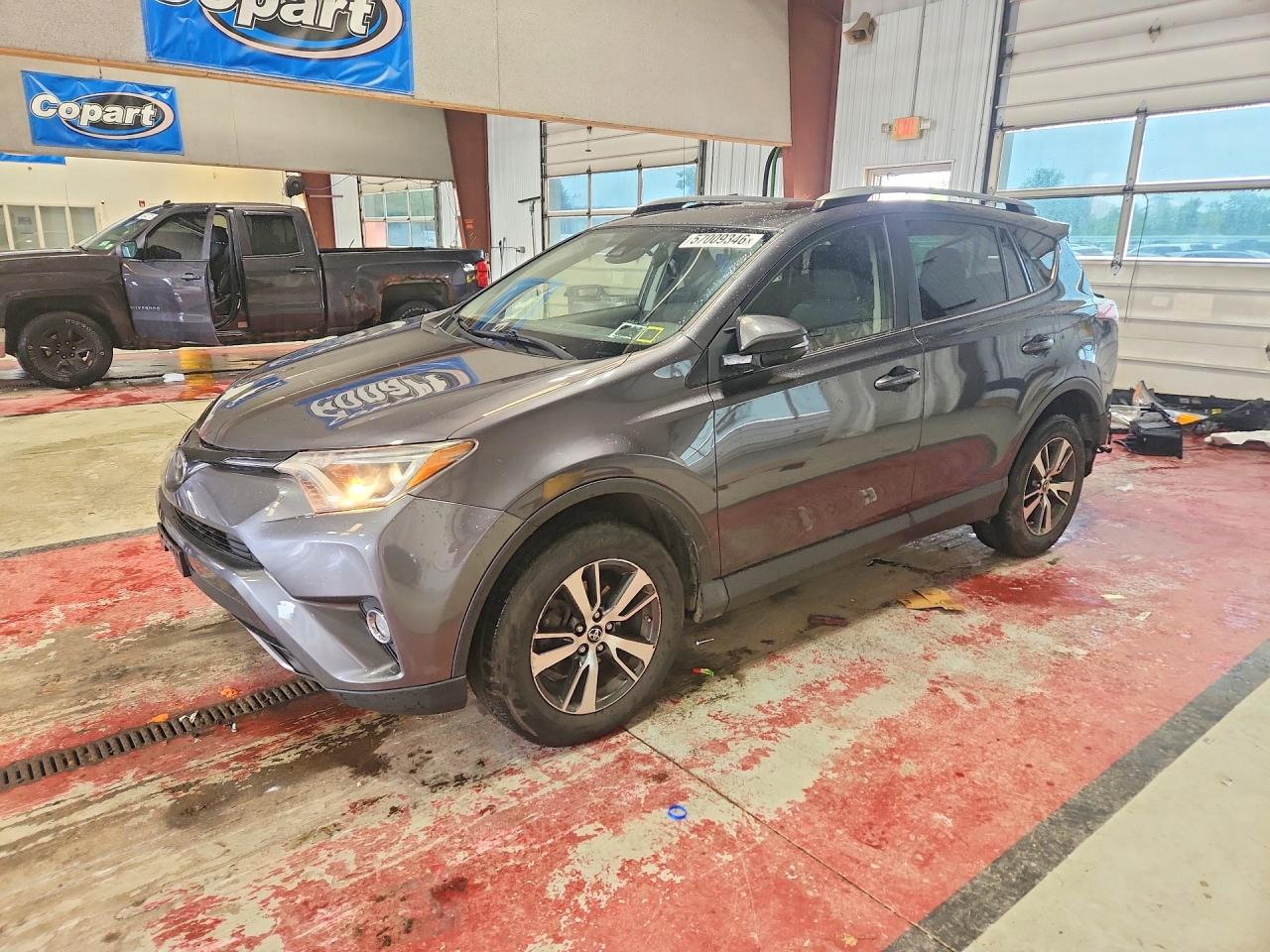 JTMRFREV3JJ741107 · 2018 TOYOTA RAV4