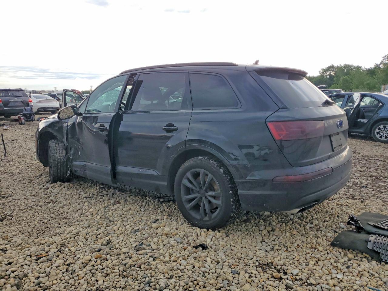 WA1AHAF73HD049294 · 2017 AUDI Q7 · 2/12