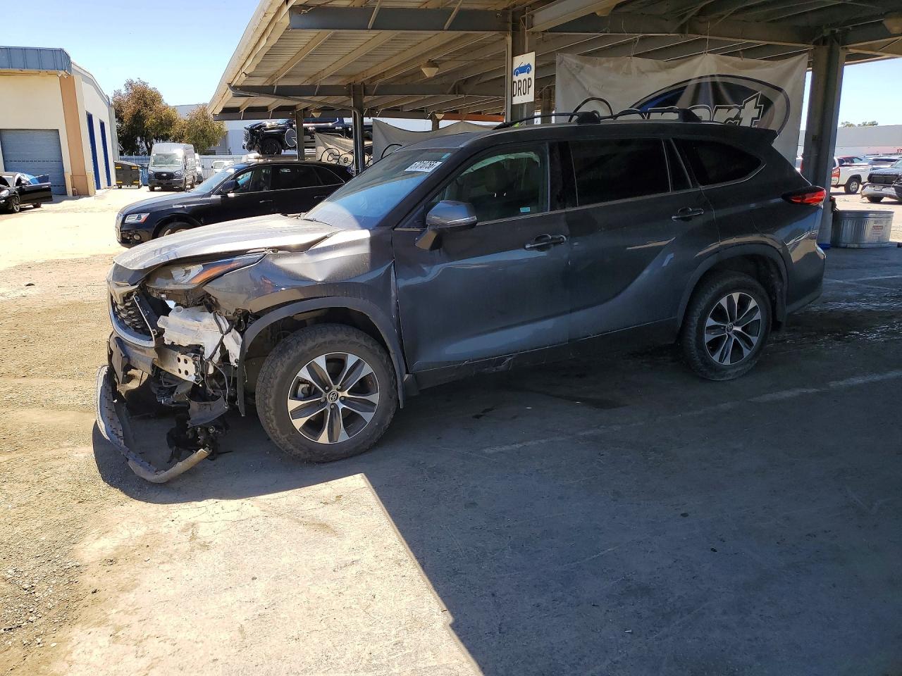 5TDHZRBH1LS030318 · 2020 TOYOTA HIGHLANDER