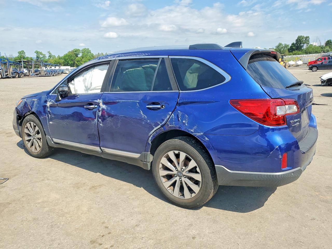 4S4BSETC2H3414585 · 2017 SUBARU OUTBACK · 2/13