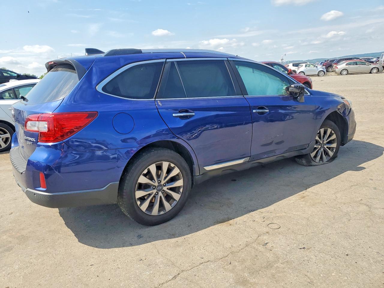 4S4BSETC2H3414585 · 2017 SUBARU OUTBACK · 3/13