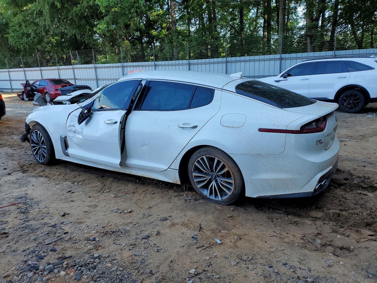 KNAE15LA2K6064218 · 2019 KIA STINGER · 2/12